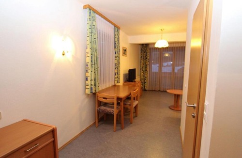 Neusach Apartment | Cosy Apartment in Weissensee near Ski Lift