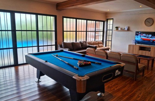 Parongpong Villa | Cottonwood Exclusive Villa @Lembang Asri - Jacuzzi Playground Netflix Billyard