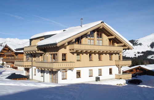 Hochkrimml Apartment | Cozy apartment with mountain view and close to the slopes in the Zillertal Arena