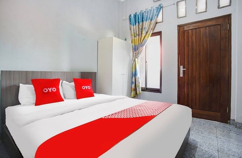 Bandar Lampung House | Cozy Double Escape W/Free WiFi and Parking