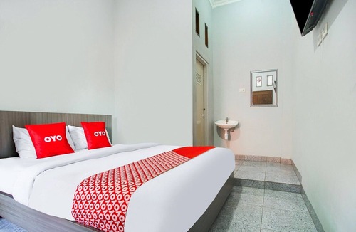 Bandar Lampung House | Cozy Double Escape W/Free WiFi and Parking