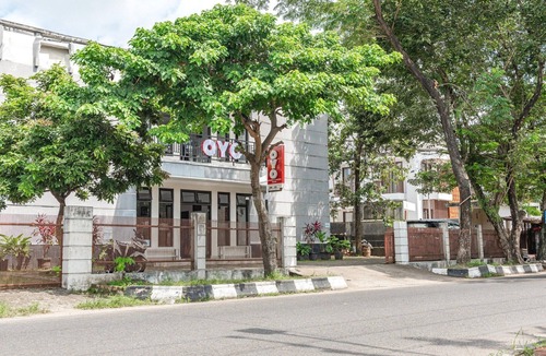 Palembang House | Cozy Double Escape in Indonesia with Free WiFi