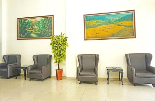 East Jakarta House | Cozy Double Escape W/Free WiFi and Parking