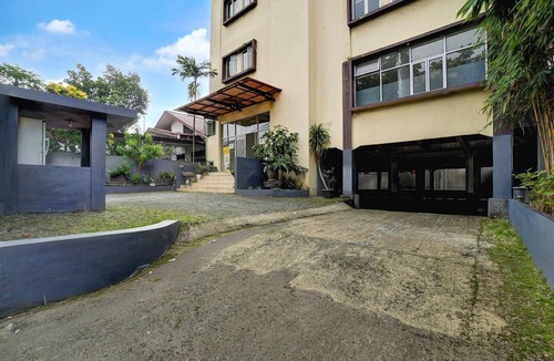 Cilandak House | Cozy Double Escape W/Free WiFi and Parking