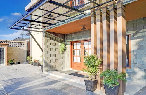 Padang House | Cozy Double Escape W/Free WiFi and Parking