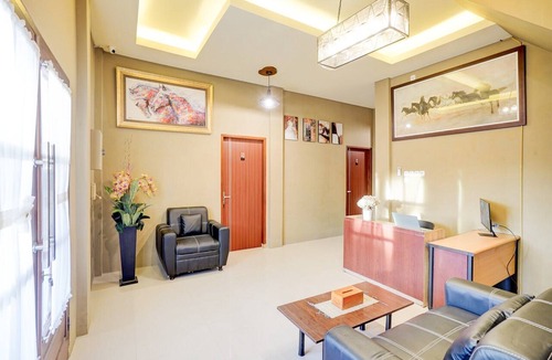 Padang House | Cozy Double Escape W/Free WiFi and Parking