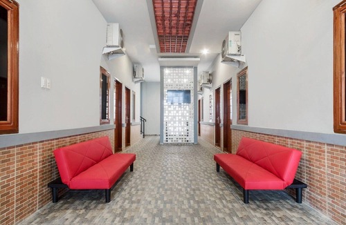 Medan House | Cozy Double Escape W/Free WiFi and Parking