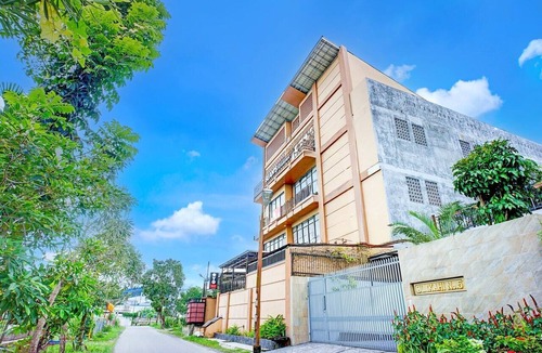 Medan House | Cozy Double Escape W/Free WiFi and Parking