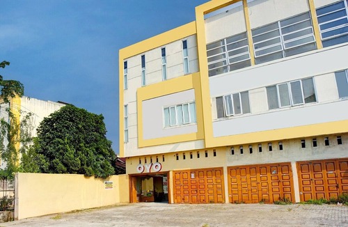 Medan House | Cozy Double Escape W/Free WiFi and Parking