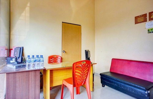 Medan House | Cozy Double Escape W/Free WiFi and Parking