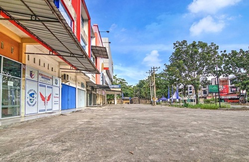 Pekanbaru House | Cozy Double Escape W/Free WiFi and Parking