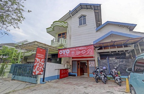 Semarang House | Cozy Double Escape W/Free WiFi and Parking