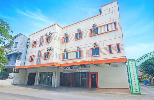 Panakkukang House | Cozy Double Near Panakkukang Mall