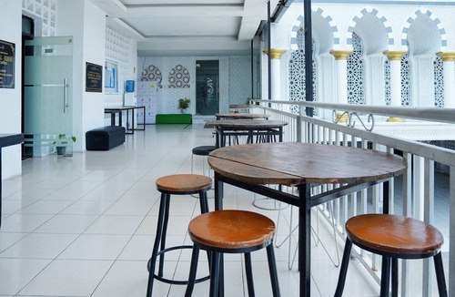 Padang House | Cozy Indonesia Standard Twin w/Free WiFi