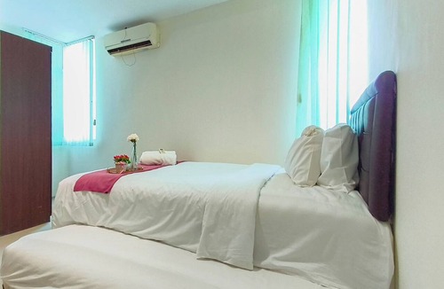 Siwalankerto Apartment | Cozy Living 2Br Apartment At High Point Serviced