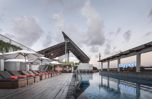 Kuta Hotel | Cozy Room at 4-Star Hotel with Breakfast