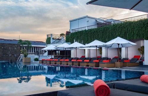 Kuta Hotel | Cozy Room at 4-Star Hotel with Breakfast