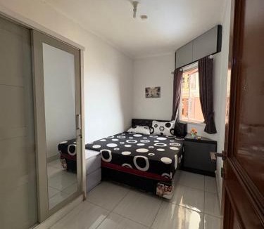 Chinatown Apartment | Cozy Room StayIn Central Jakarta Pool Fast WiFi Mall Nearby