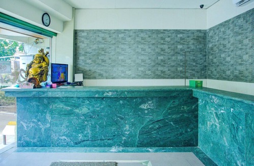 Palembang House | Cozy Twin Escape with Free WiFi and Parking