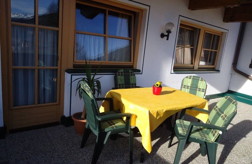 Hippach Apartment | Cozy vacation apartment situated on a hill.