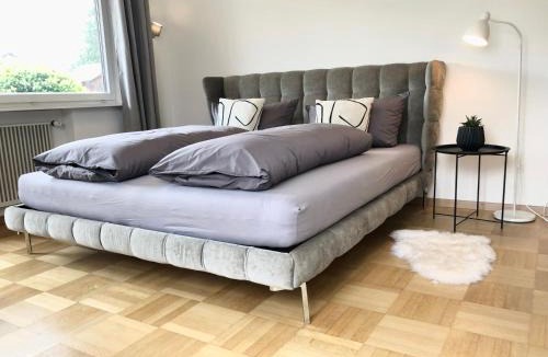 Mader Apartment | CROWN LIVING Design Apartment Mäder - Ideal für Feriengäste und Geschäftsreisende, gratis Parkplatz, Fahrrad- und Skiraum, Küche, Self Check-in