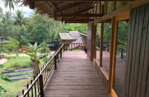 Sinabang House | Cucu Suzanne