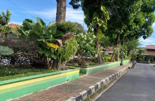 Yogyakarta House | Daffodil House Proper Guest House Near Malioboro