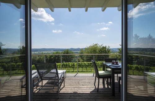 Johnsdorf-Brunn House | "das nussberg" holiday home in the vineyard