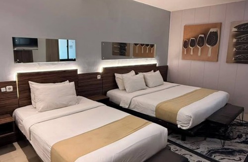 Kediri Hotel | De La Charis Hotel