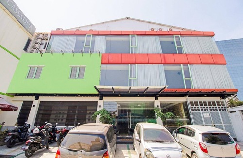 Bandung House | Deluxe Double near Paris Van Java