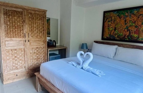 Pengosekan Bed & Breakfast | Deluxe Double Room at Mandala Home Stay 5 minutes to the ubud centre by walking