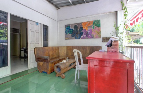 Kretek House | Deluxe Family Comfort Stay with Free Parking