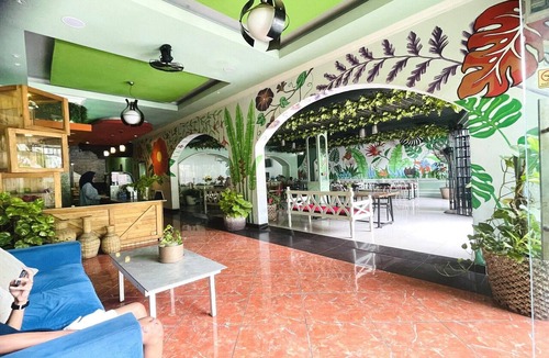 Makassar House | Deluxe Twin Near Primaya Hospital