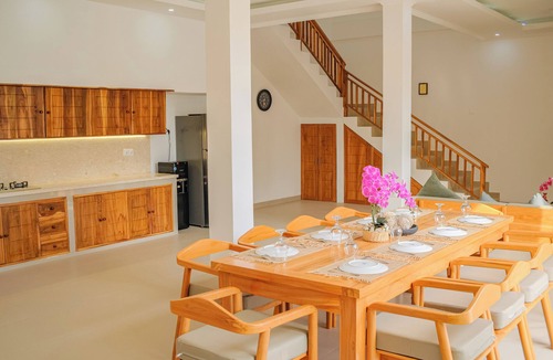 Lovina Villa | Dolphin Luxury Villa near Lovina Centre & Beach