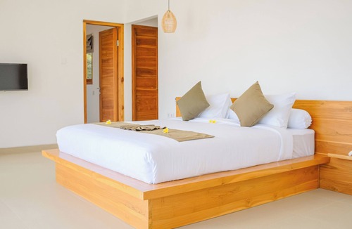 Lovina Bed & Breakfast | Dolphin Suite – Luxury New Villa on Lovina Beach