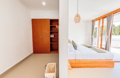 Lovina Bed & Breakfast | Dolphin Suite – Luxury New Villa on Lovina Beach