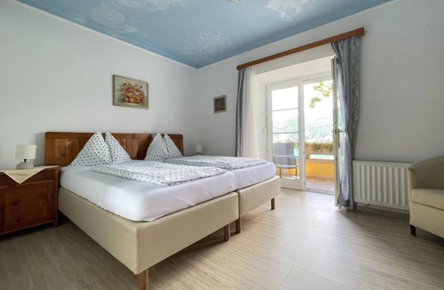 Millstatt Bed & Breakfast | Doppelzimmer mit Balkon und Seeblick - Pension Sedlak und Golfappartements