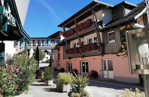 Flattach House | Doppelzimmer Superior, Bad und WC ein Raum - Hotel Flattacher Hof