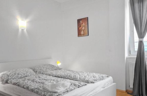 Stockerau Apartment | Double King Size Haven