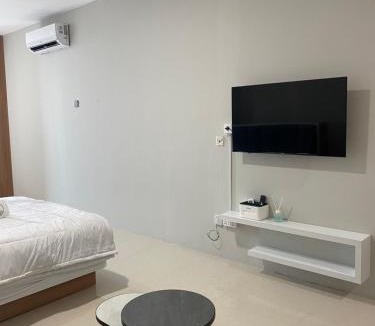 Lubuk Baja Apartment | Double Queen Room Formosa Residence by Skyline