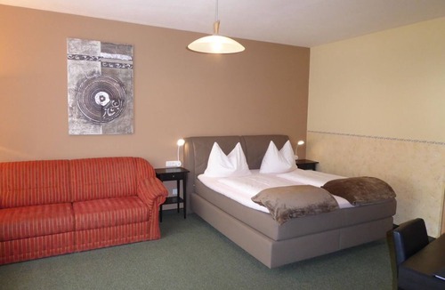 Losenstein House | Double room, shower, WC, living room/bedroom - Gasthof Blasl