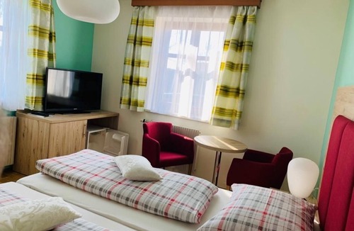 Halbenrain House | Dreibettzimmer - Gasthof-pension-restaurant Wagner