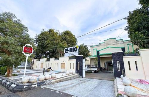 Tegal Hotel | El Rio Alun-Alun Tegal Hotel by Sajiwa