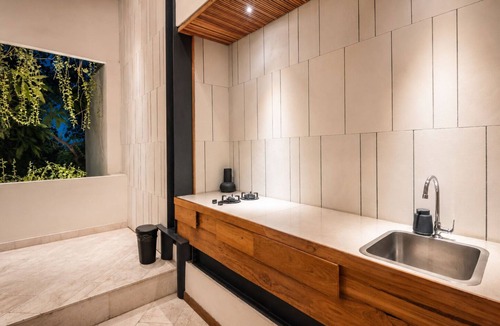 Pererenan Apartment | Elegant 1-BR Loft with Art Deco Vibe Shared Pool