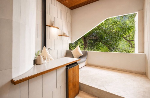 Pererenan Apartment | Elegant 1-BR Loft with Art Deco Vibe Shared Pool