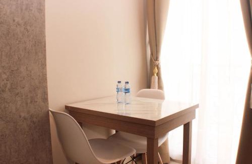 Jakarta Apartment | Elegant and Strategic Loft Studio Apple 1 Condovilla Apartment By Travelio