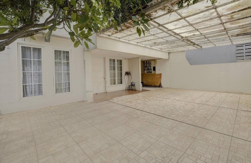Cilandak House | Elegant Double Suite Near RS Fatmawati with WiFi