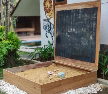 Central Yogyakarta House | Entire Heritage Villa Family friendly in the Center of Yogya with Swimming Pool - Up to 9 people