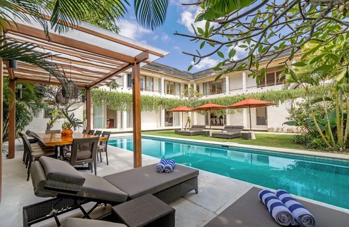 Jimbaran Bay Villa | Exclusive Luxury 5BR Villa, Jimbaran! - GORGEOUS Lounging Area By The Pool!