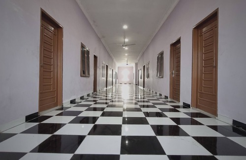 Medan Hotel | EXPRESS O 91979 Penginapan Tondong Ta